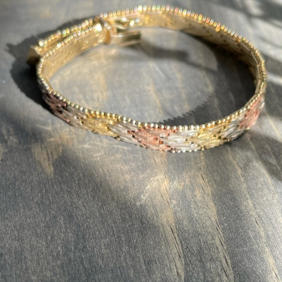 Tri-Color Bracelet with Clasp - Picture 3 of 5